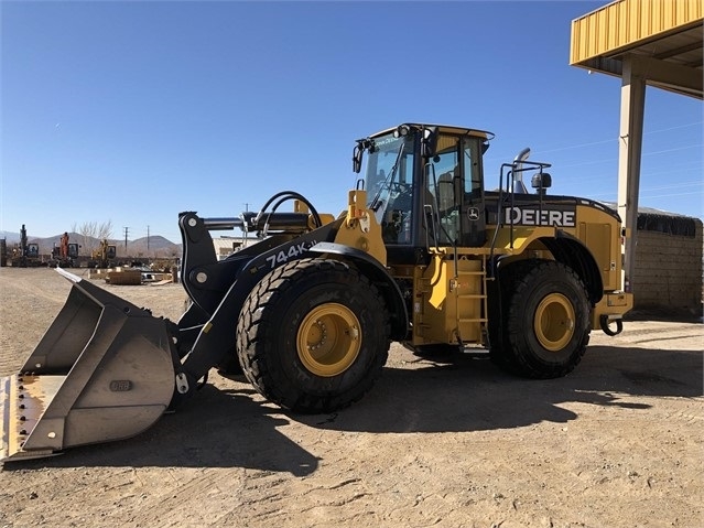 Cargadoras Sobre Ruedas Deere 744K