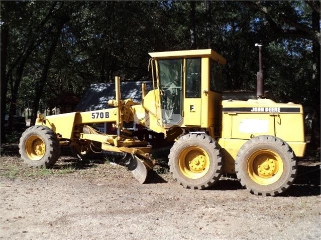 Motoconformadoras Deere  570B