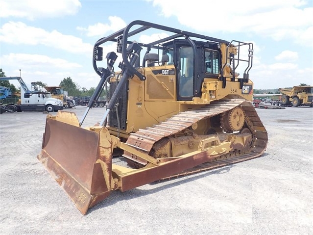 Dozers/tracks Caterpillar D6T