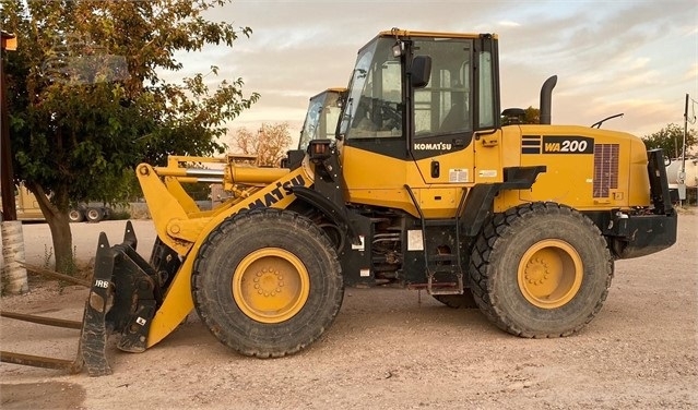 Cargadoras Sobre Ruedas Komatsu WA200