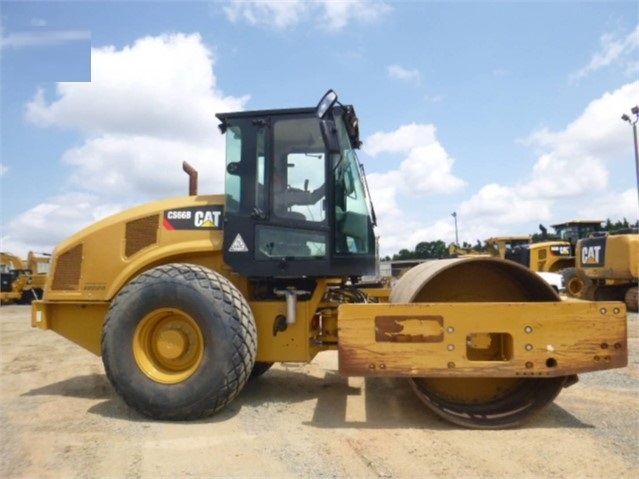 Compactadora Vibratoria Caterpillar CS66