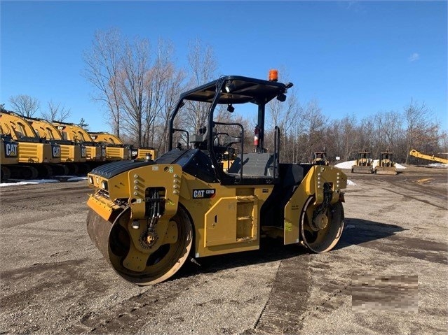 Compactadora Vibratoria Caterpillar CB10