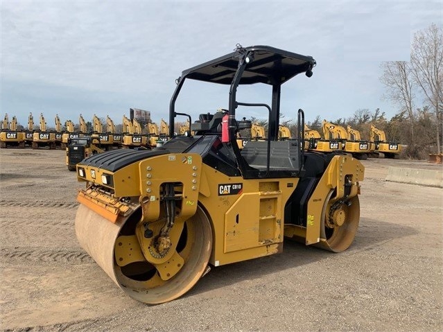 Compactadora Vibratoria Caterpillar CB10