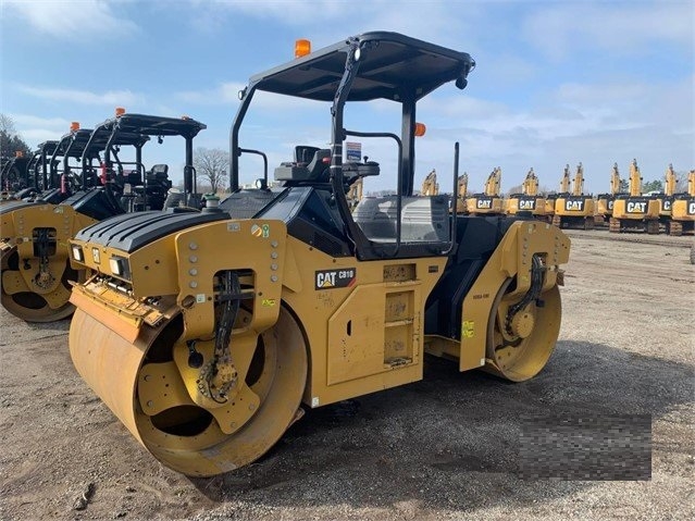 Compactadora Vibratoria Caterpillar CB10