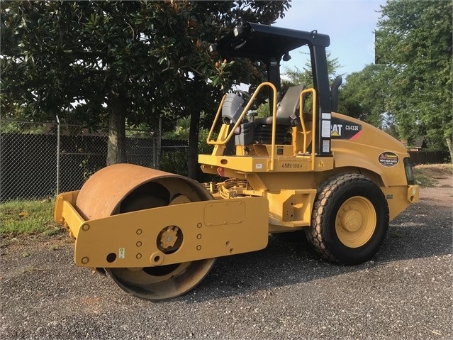 Compactadora Vibratoria Caterpillar CS-433E