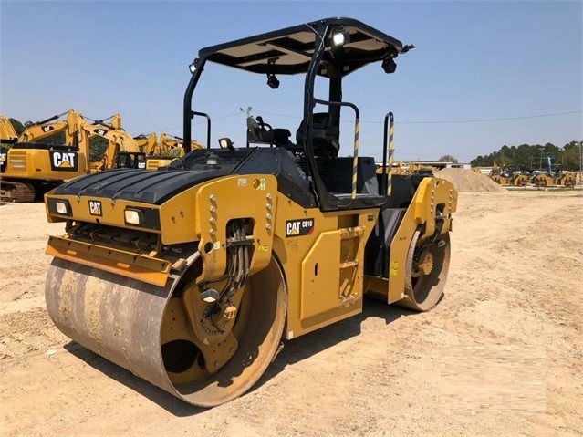 Compactadora Vibratoria Caterpillar CB10