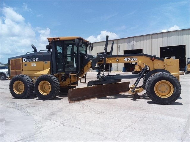 Motoconformadoras Deere 672G