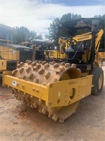 Compactadora Vibratoria Caterpillar CS44