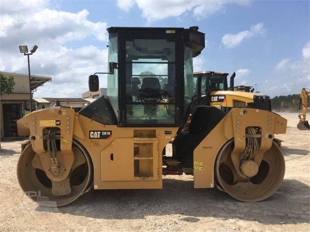 Compactadora Vibratoria Caterpillar CB10