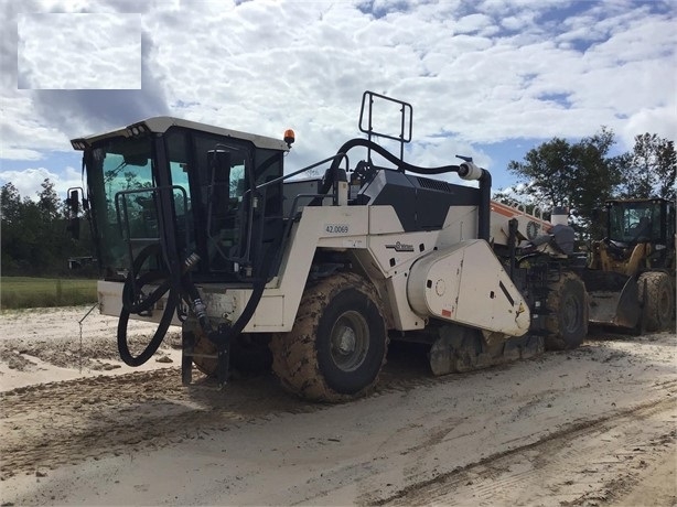 Recicladoras Wirtgen WR200 seminueva en venta Ref.: 1637868433737423 No. 3