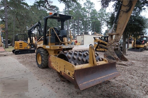 Compactadora Vibratoria Caterpillar CP-433E