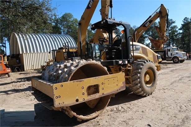 Compactadora Vibratoria Caterpillar CS54