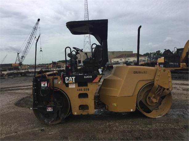 Compactadora Vibratoria Caterpillar CB-434D seminueva en venta Ref.: 1643130174269771 No. 2