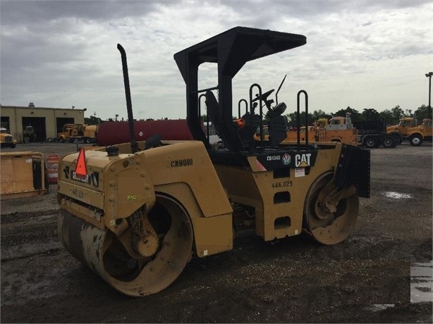 Compactadora Vibratoria Caterpillar CB-434D seminueva en venta Ref.: 1643130174269771 No. 3