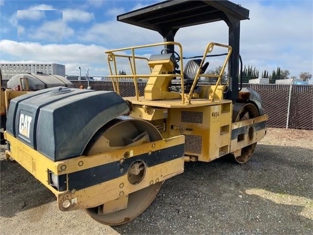 Compactadora Vibratoria Caterpillar CB-534C