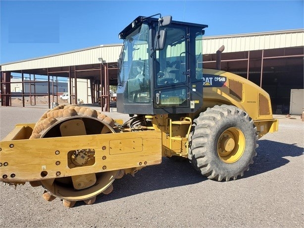 Compactadora Vibratoria Caterpillar CP54