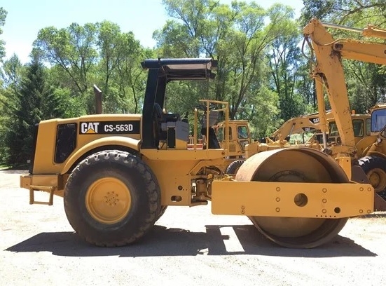 Compactadora Vibratoria Caterpillar CS-563D