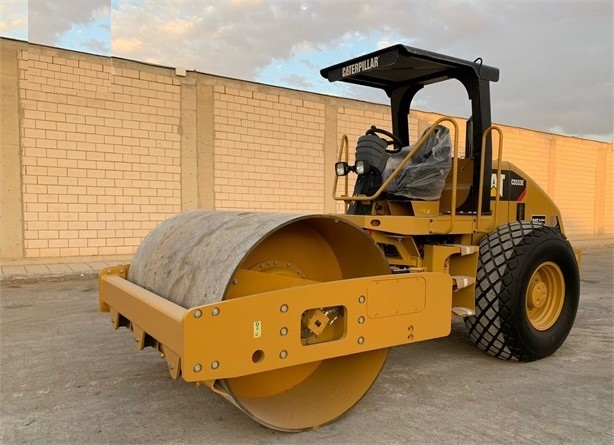 Compactadora Vibratoria Caterpillar CS-533E