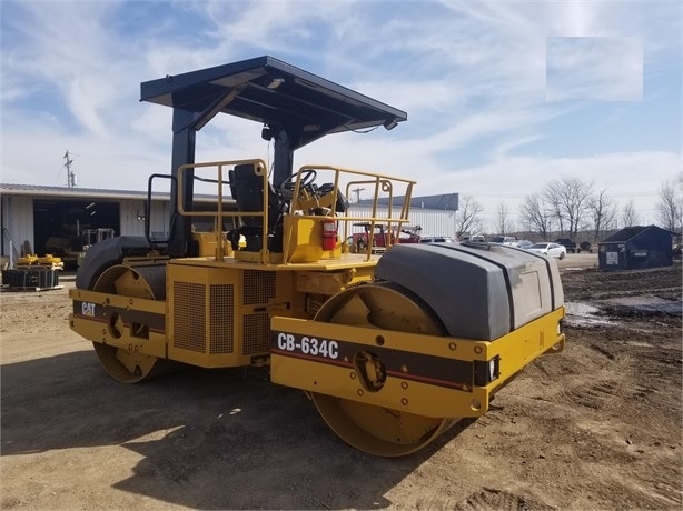 Compactadora Vibratoria Caterpillar CB-534C