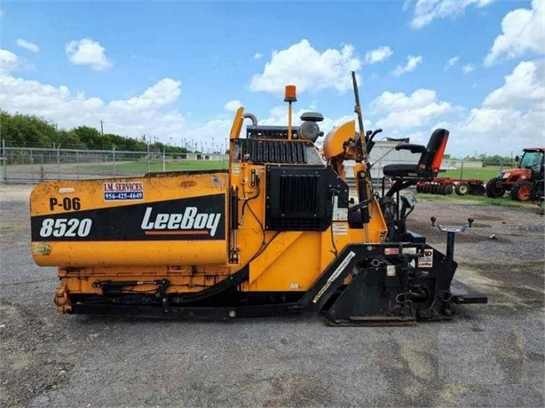 Pavers Leeboy 8520