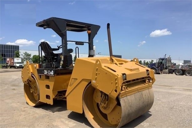 Compactadora Vibratoria Caterpillar CB-534D