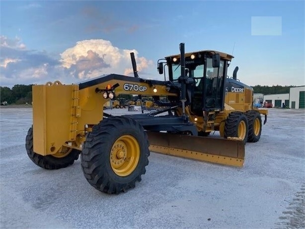 Motoconformadoras Deere 670G