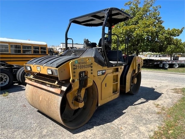 Compactadora Vibratoria Caterpillar CB10