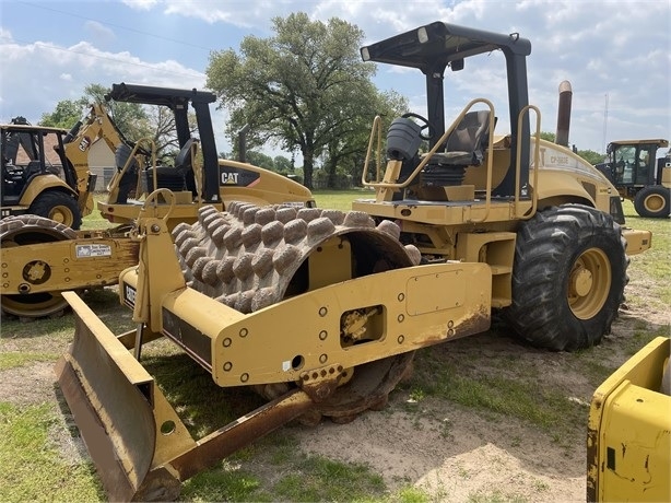 Compactadora Vibratoria Caterpillar CP-563E