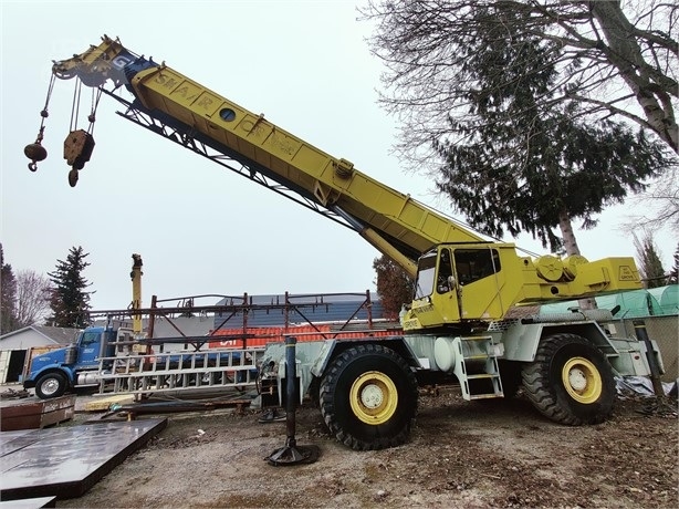 Gruas Grove RT740B