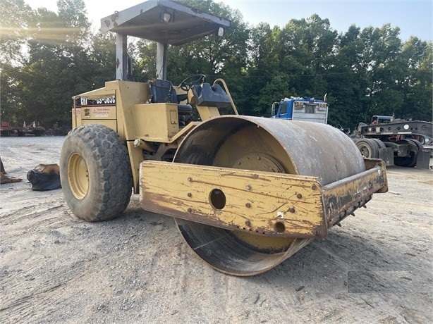 Compactadora Vibratoria Caterpillar CS-563C