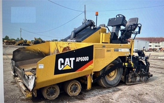 Pavimentadoras CATERPILLAR AP-600D