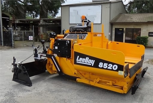 Pavers Leeboy 8520