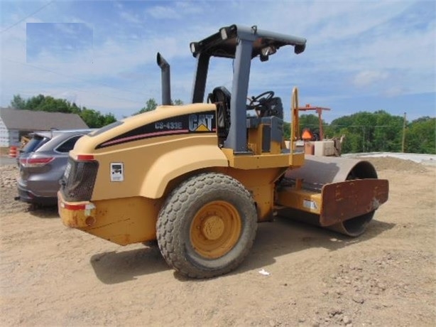 Compactadora Vibratoria CATERPILLAR CS-433E