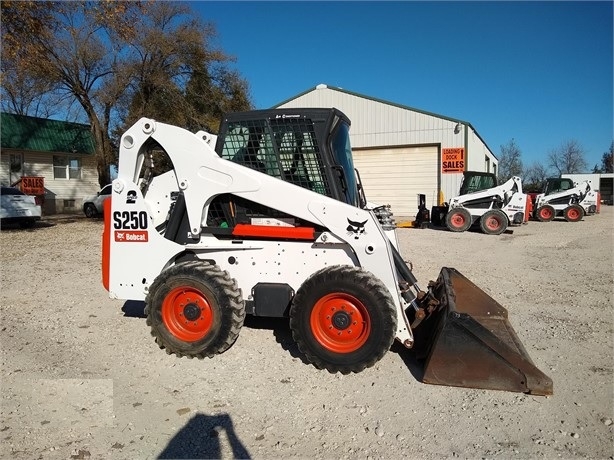 Minicargadores Bobcat S250