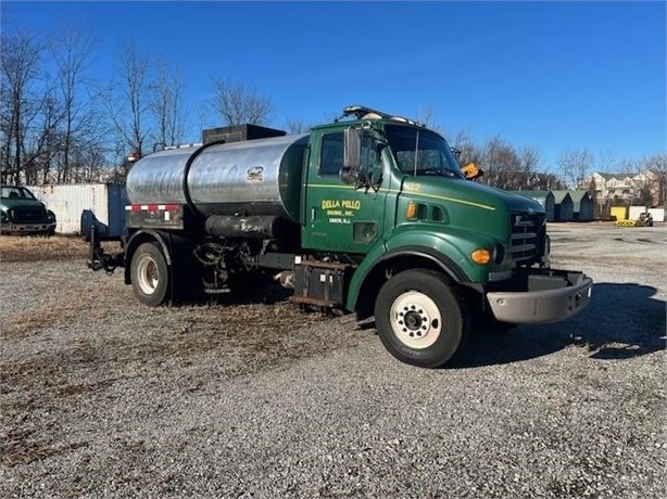 Asphalt Distributor Truck STERLING L7501