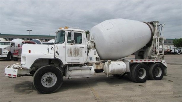 Mezcladoras De Concreto Mack 690 de segunda mano a la venta Ref.: 1709408965219540 No. 2