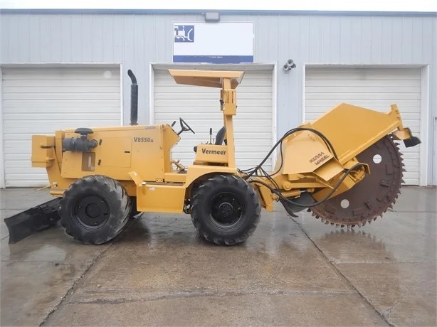 Zanjadora Vermeer V8550A