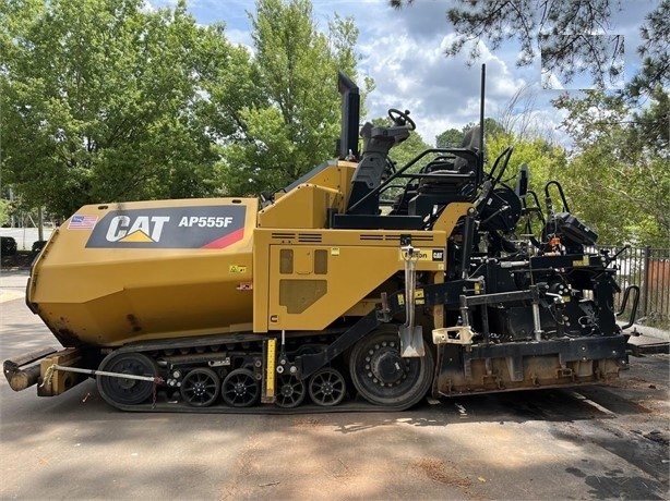 Pavimentadoras Caterpillar AP-555F