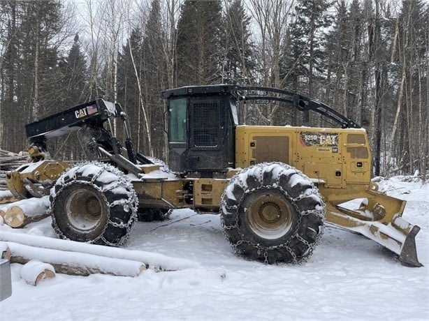 Forest Machines Caterpillar 525D