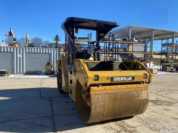 Compactadora Vibratoria Caterpillar CB54 en optimas condiciones Ref.: 1745260243392156 No. 2
