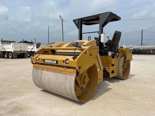 Compactadora Vibratoria Caterpillar CB54 en optimas condiciones Ref.: 1745263659189163 No. 3