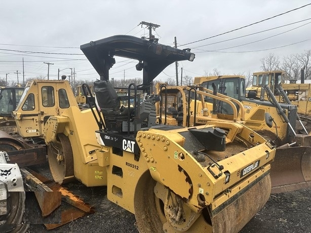 Vibratory Compactors Caterpillar CB54