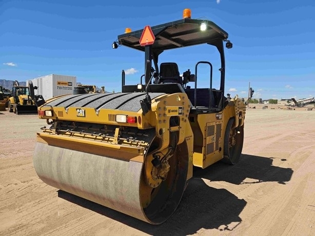 Compactadora Vibratoria Caterpillar CB66 seminueva en venta Ref.: 1745527940079645 No. 3