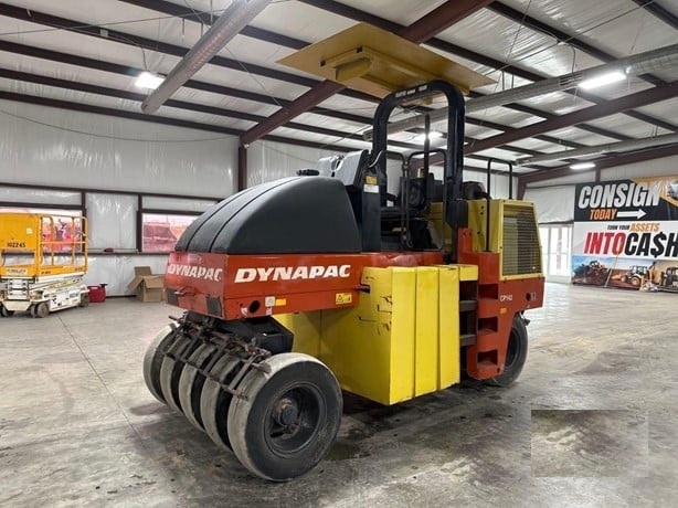 Compactadora Con Llantas DYNAPAC CP142