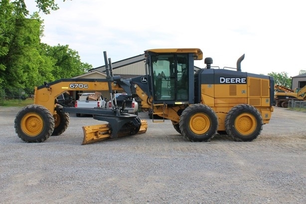 Motoconformadoras Deere 670G