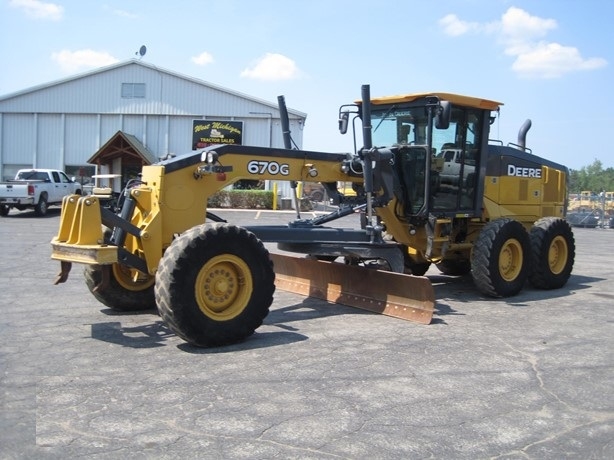 Motor Graders Deere 670G