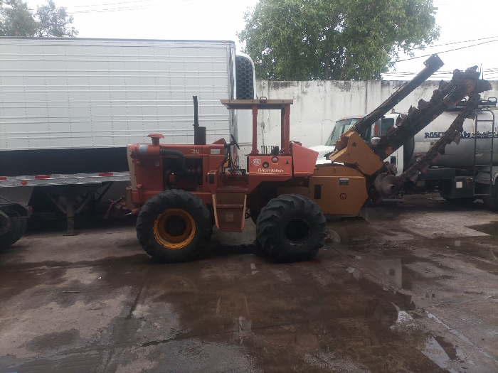 Trencher Ditch Witch RT100