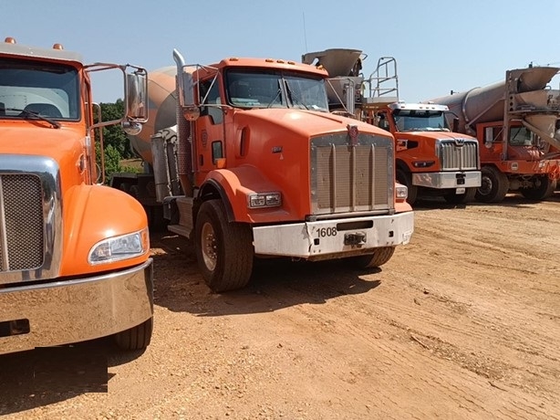 Mixers Concrete KENWORTH T880