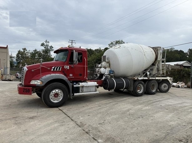Mezcladoras De Concreto Mack GU713
