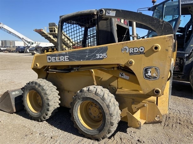 Minicargadores Deere 325 de segunda mano Ref.: 1774376954873428 No. 2